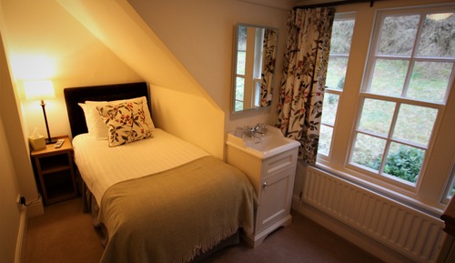 Classic Single Room