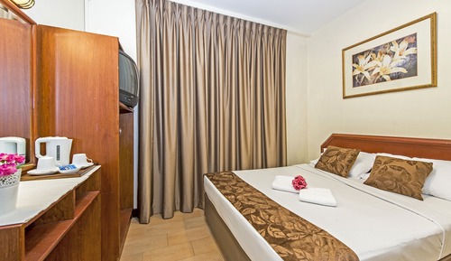 Standard Room, 1 Queen Bed