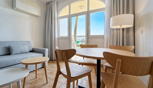 Studio with Balcony, North Side, 2 adults+2 children