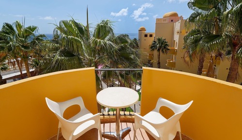 Classic Two Bedroom Apartment with Balcony
