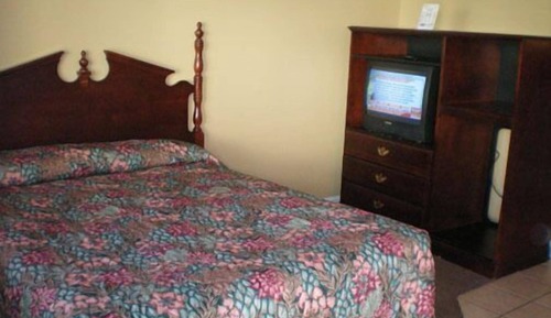 Standard Room, 1 Queen Bed