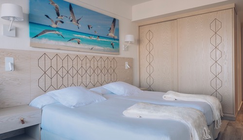 Double Room, Connecting Rooms, Partial Sea View (3 Adults & 3 Children)