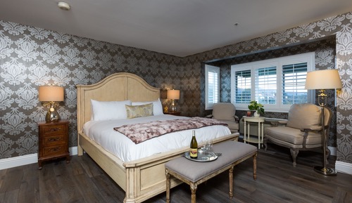 Deluxe Double Room (Room 08 - DELUXE KING)