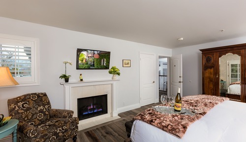 Luxury Double Room, 1 King Bed (Room 06 - LUXURY PREMIUM )