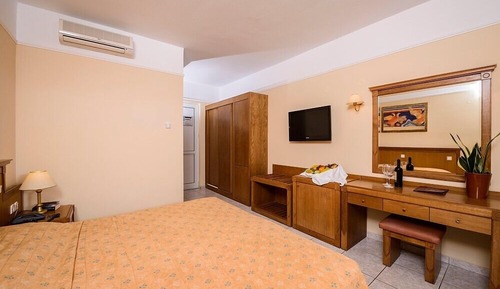 Twin Room, Partial Sea View