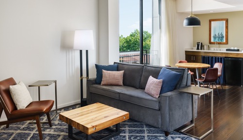 Suite, 1 King Bed, Balcony