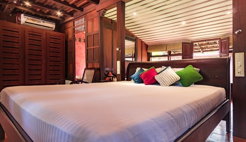 Villa with Private Garden