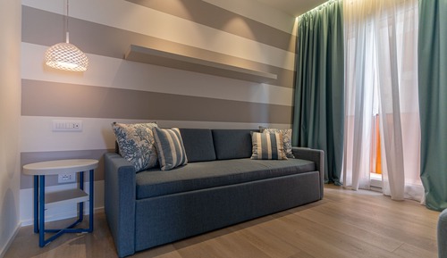 Junior Studio Suite