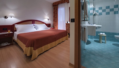 Flexible Room (room change) (beach access included)