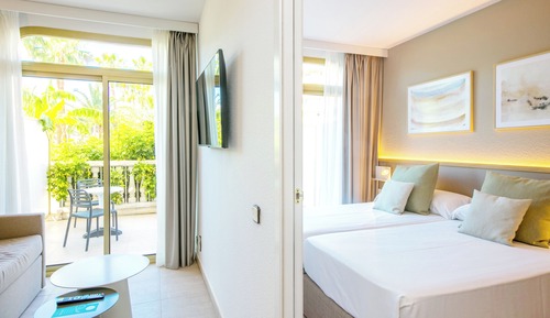 Apartment (1 adult) + PortAventura Park & Ferrari Land