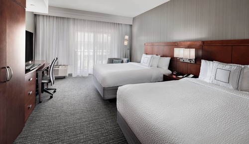 Room, 2 Queen Beds, Balcony (Hearing Accessible)