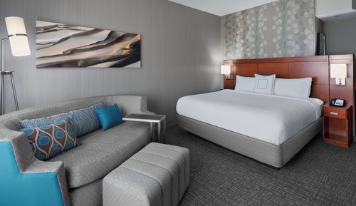 Room, 1 King Bed (Mobility/Hearing Accessible, Tub)