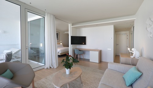 Suite, Sea View