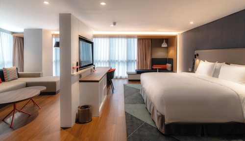 Standard Room, 1 King Bed (Extra Floor Space)