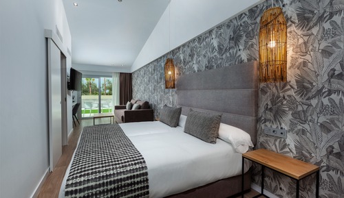 Junior Suite, Terrace, Pool View