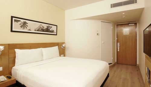 Standard Room, 1 Queen Bed
