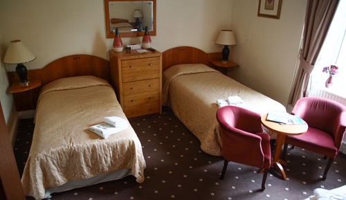 Family Room (2 Adults + 2 Children)