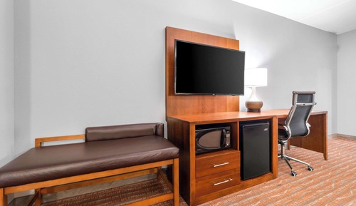 Suite, 1 King Bed, Accessible, Non Smoking