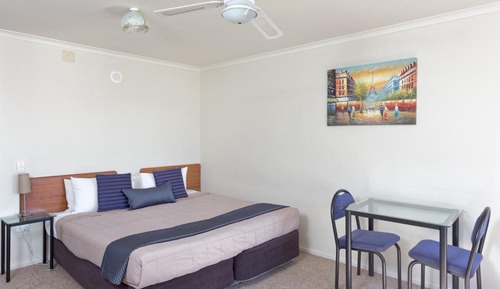 Suite, Jetted Tub