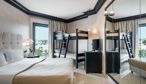 Quadruple Room (Land View)