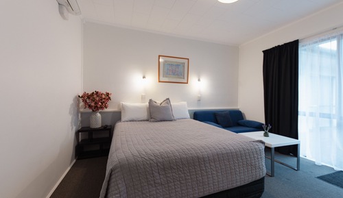 Standard Studio, 1 Queen Bed