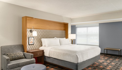 Standard Room, 1 King Bed, Accessible (Communications, Accessible Tub)