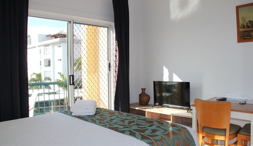 Studio, Balcony