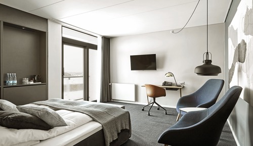 Family Room, 2 Bedrooms
