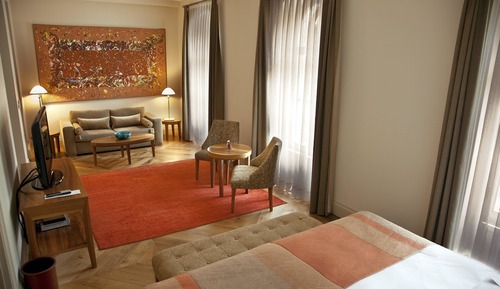 Deluxe Suite