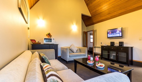 Deluxe Villa, 2 Bedrooms, Refrigerator & Microwave, Garden View