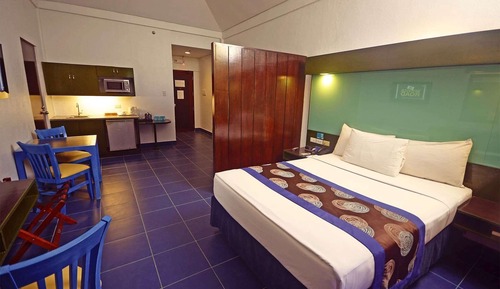 Suite, 1 Queen Bed with Sofa bed, Non Smoking, Beach View
