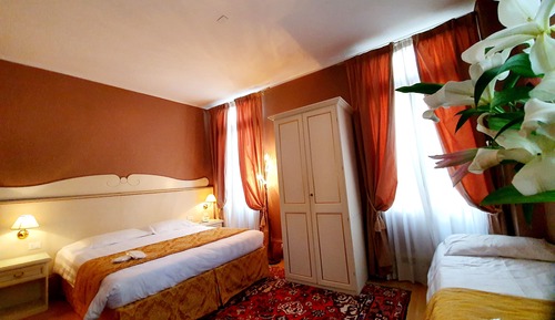 Classic Triple Room