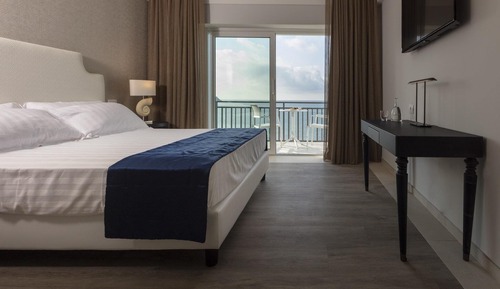 Deluxe Double or Twin Room, Sea View