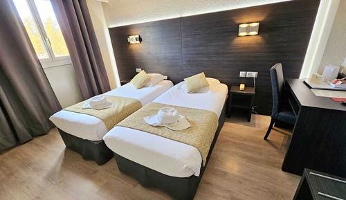 Standard Twin Room