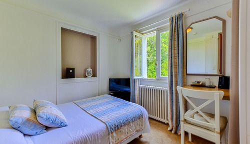 Small Single Room 
