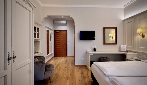 Deluxe Double Room, Balcony, Pool View