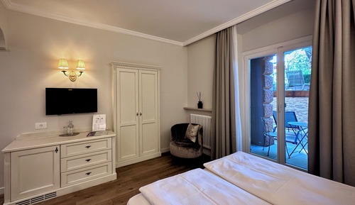 Deluxe Room, Pool Access, Ground Floor
