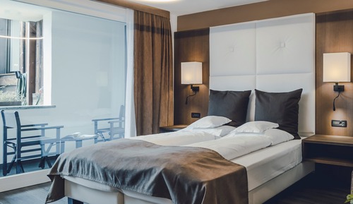Basic Double Room, Balcony, Courtyard View