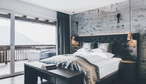 Luxury Suite