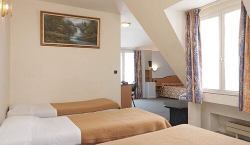 Triple Room