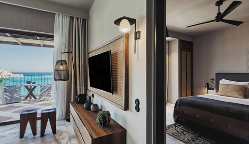 1 King Bed with Sofabed (Premium 1 Bdr Suite, SV with Private Pool)