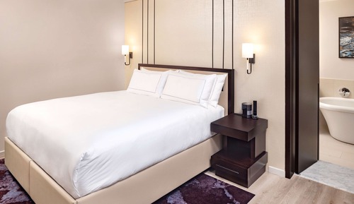 Suite, 1 King Bed with Sofa bed (1 Bedroom)
