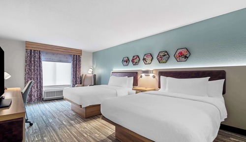 2 Queen Beds, Accessible
