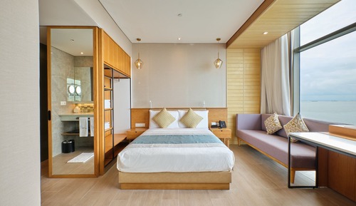 Family Room, Multiple Beds, Bay View