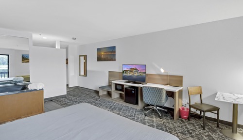 Room, 1 King Bed, Lake View