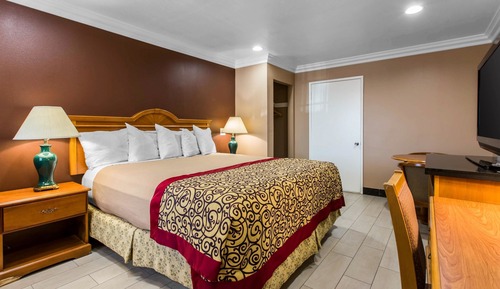 Standard Room, 1 King Bed, Non Smoking