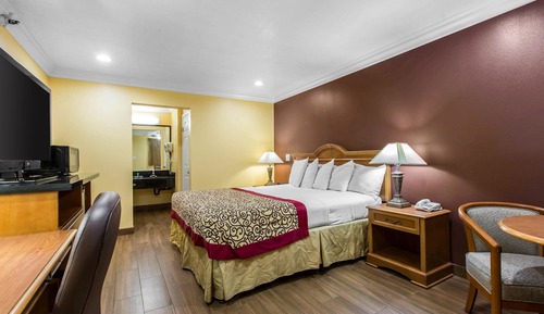 Standard Room, 1 King Bed, Non Smoking