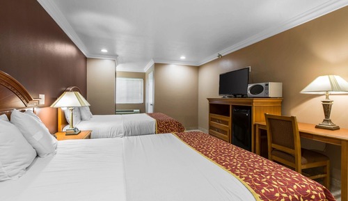 Standard Room, 2 Queen Beds, Non Smoking