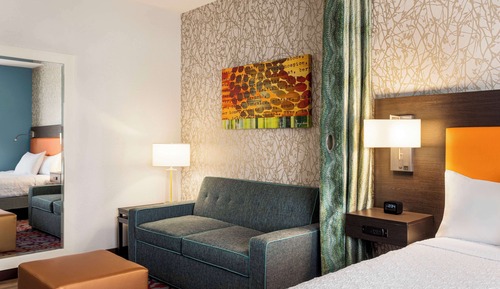Studio, 1 Queen Bed, Accessible (Roll-in Shower)