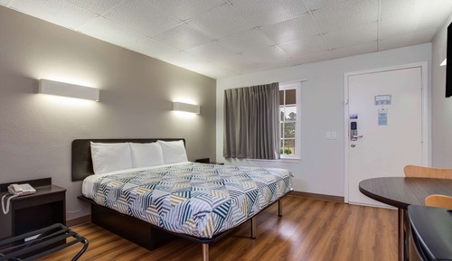 Standard Room, 1 King Bed, Non Smoking